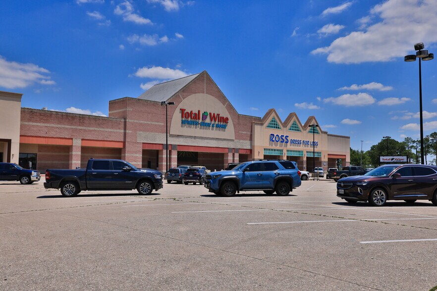 More Photos Of 9715-9785 E FM-1960 By pass, Humble Unknown For Lease