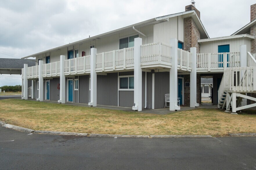More Photos Of 1031 Discovery Ave SE, Ocean Shores Apartments For Sale