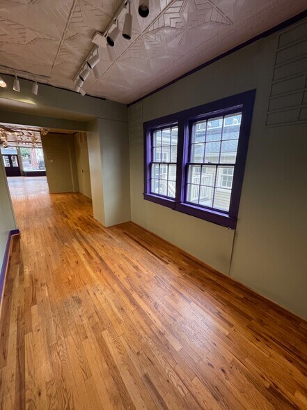 More Photos Of 721 Caroline St, Fredericksburg Storefront For Lease