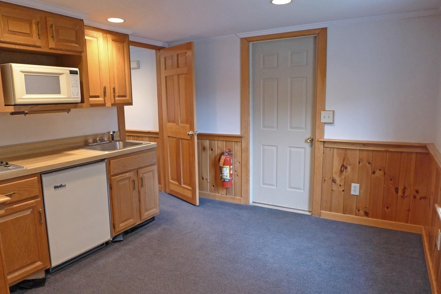 More Photos Of 940 Danbury Rd, Georgetown Office For Lease