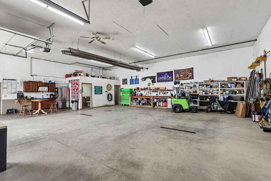 More Photos Of 3220 McCartney Rd, Youngstown General Retail For Sale