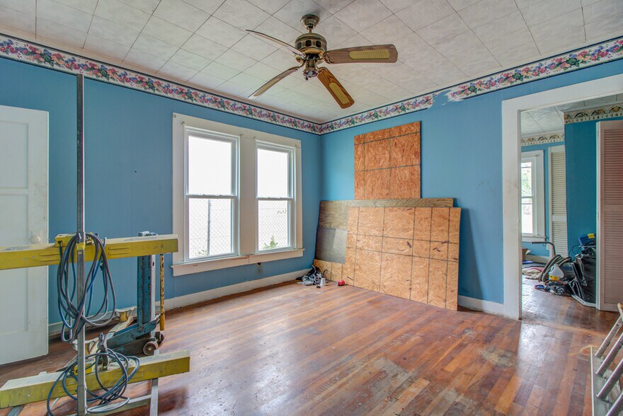 More Photos Of 1814 33rd Ave, Gulfport Auto Repair For Sale