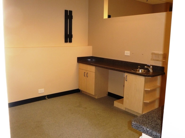 More Photos Of 19806 S Wolf Rd, Mokena Apartments For Lease