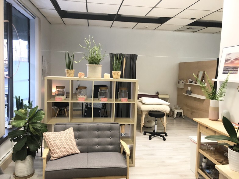 More Photos Of 4180 W Broadway Ave, Robbinsdale Storefront Retail Office For Lease