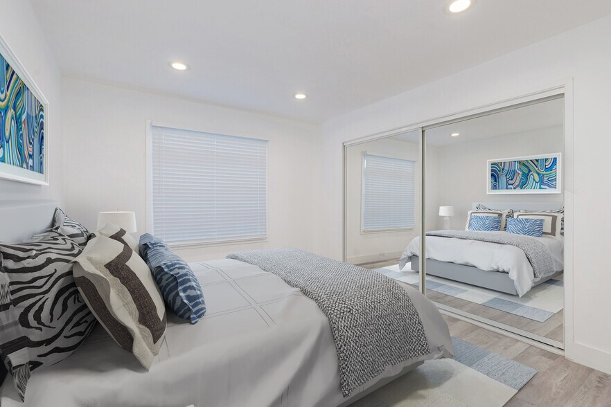 More Photos Of 2212 W Oceanfront, Newport Beach Multifamily For Sale