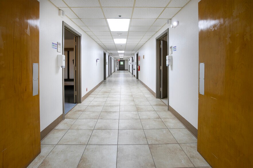 More Photos Of 707 N Waldrip St, Grand Saline Hospital For Lease