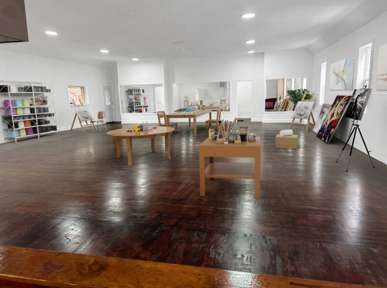 More Photos Of 5601 Rainier Ave S, Seattle General Retail For Lease