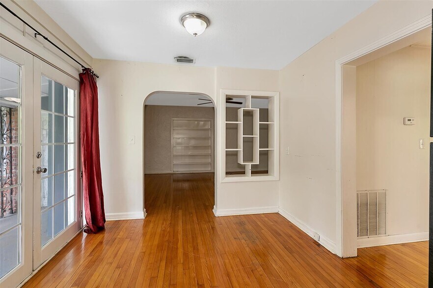 More Photos Of 2325-2353 Spring Park Rd, Jacksonville Apartments For Sale