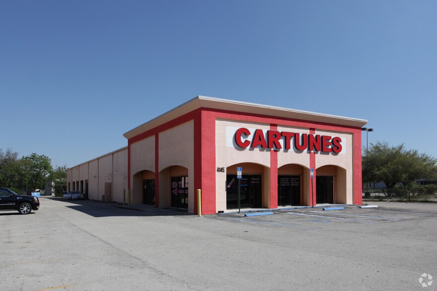 Primary Photo Of 4145 Fowler St, Fort Myers Auto Repair For Sale