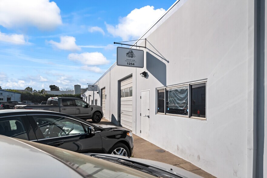 More Photos Of 1250 Norman Ave, Santa Clara Service For Sale