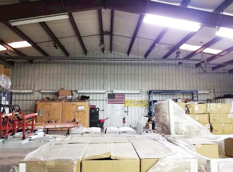 More Photos Of 1 Carnival St, Hazleton Warehouse For Lease