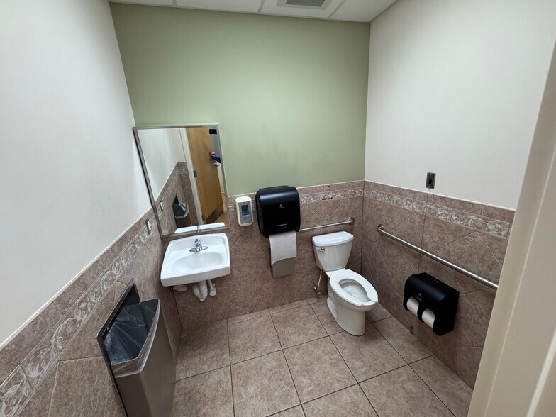 More Photos Of 5901 US Highway 27 S, Sebring Medical For Lease