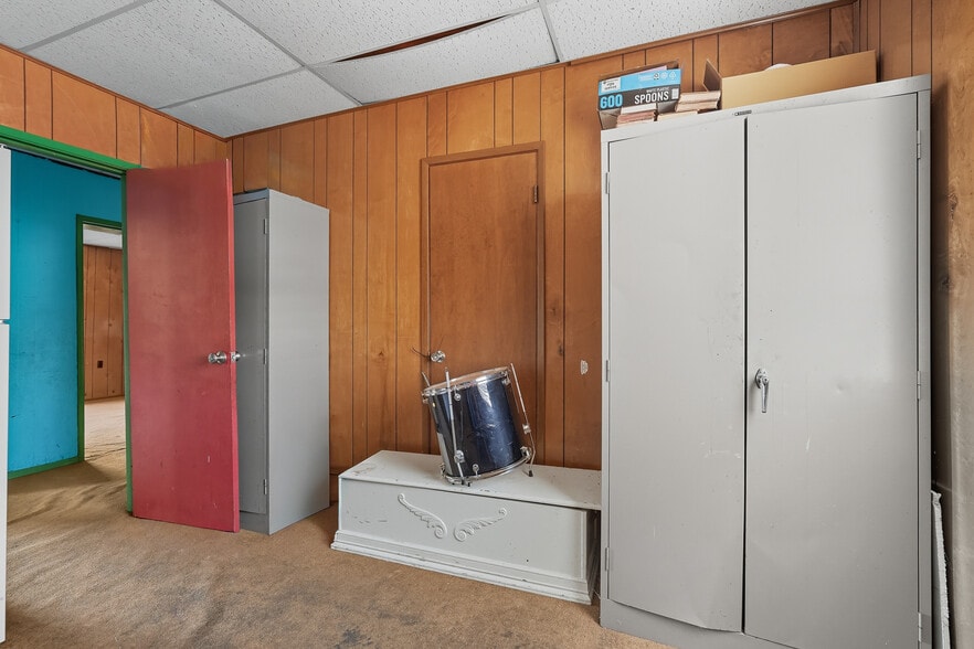 More Photos Of 1510 Portland Ave, Abilene Lodge Meeting Hall For Sale