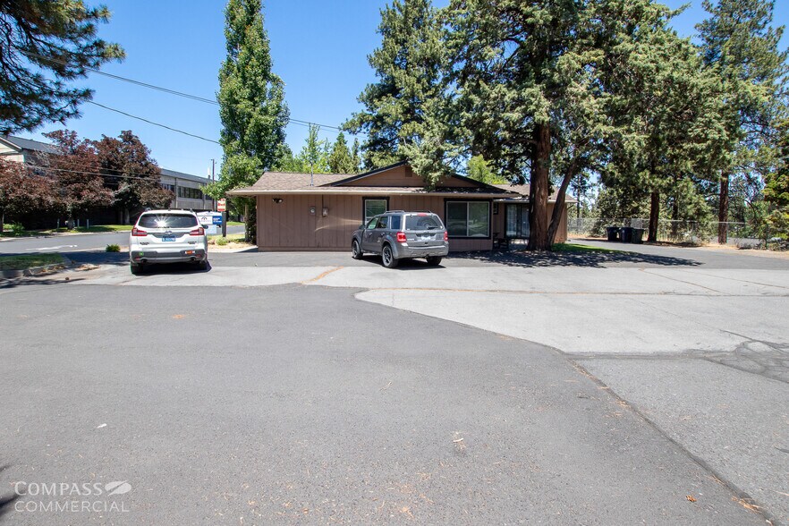 More Photos Of 1208 NE 4th St, Bend Office For Sale