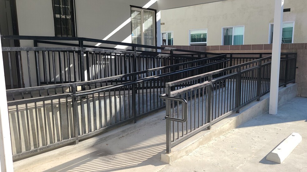 More Photos Of 7021 Seville Ave, Huntington Park Medical For Lease