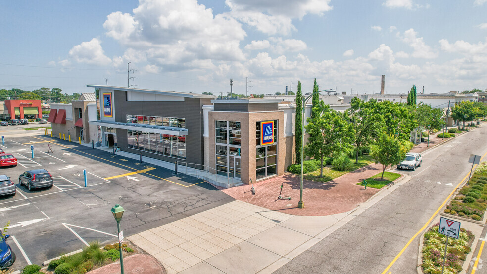 Primary Photo Of 730 W 21st St, Norfolk Supermarket For Lease