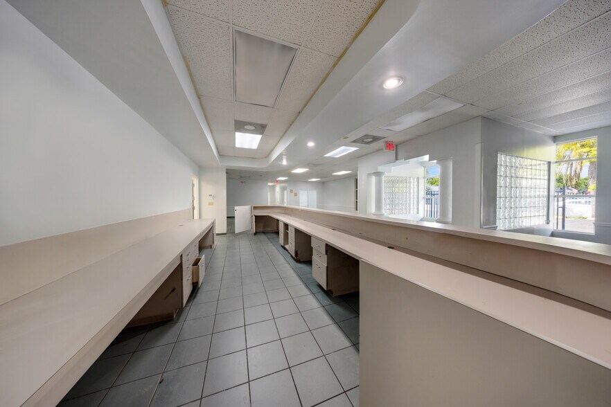 More Photos Of 2901 NW 17th Ave, Miami Office For Sale