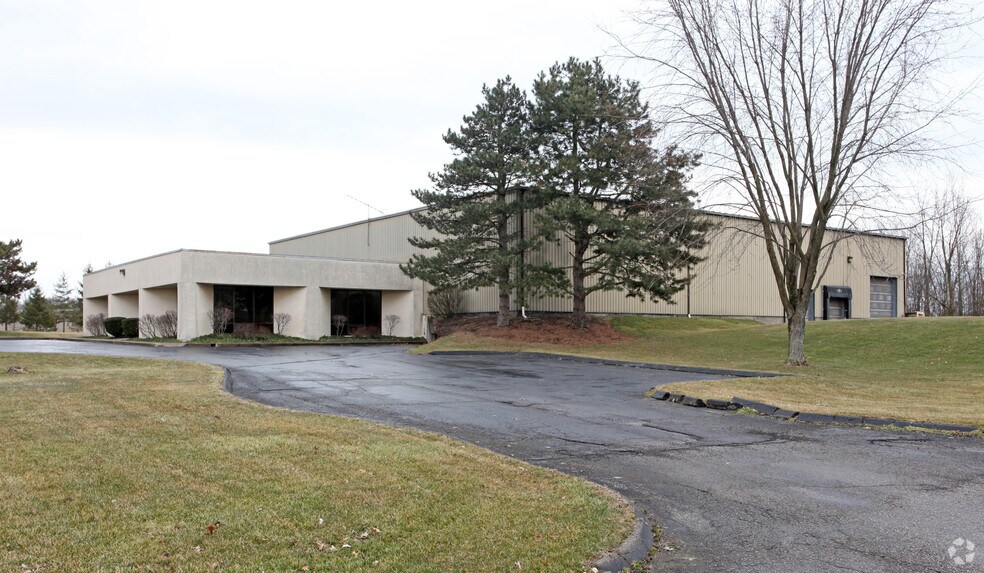 More Photos Of 209 Green Meadows Dr S, Lewis Center Warehouse For Lease