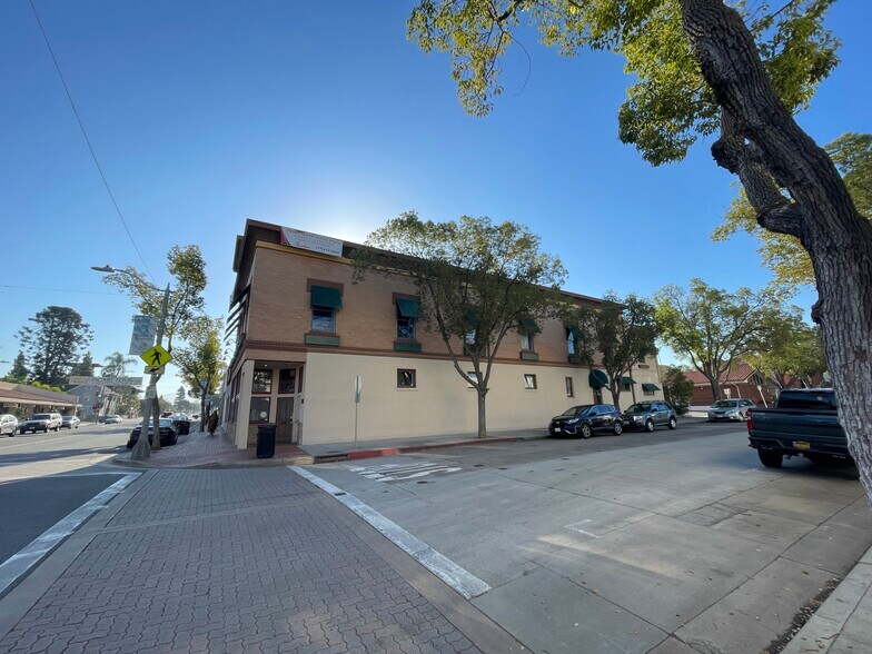 More Photos Of 200 E Chapman Ave, Orange Storefront Retail Office For Lease