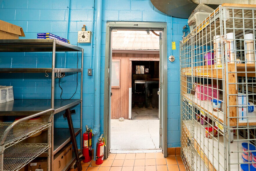 More Photos Of 6006 Shepherdsville Rd, Louisville Restaurant For Sale