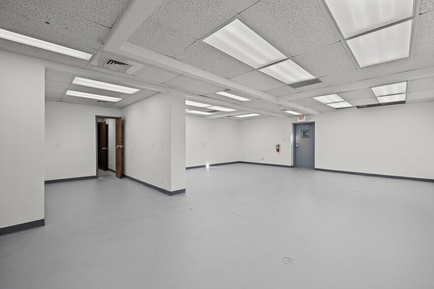 More Photos Of 1150 Milwaukee St, Kirkwood Medical For Sale