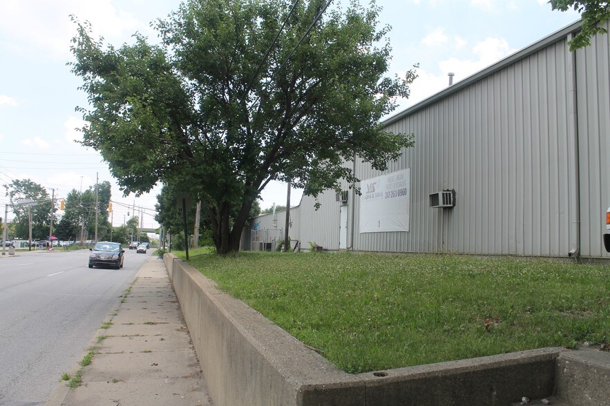 More Photos Of 412 W McCarty St, Indianapolis Industrial For Sale