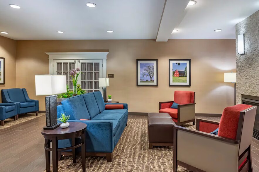 More Photos Of 10 Country Dr, Wilder Hotel For Sale