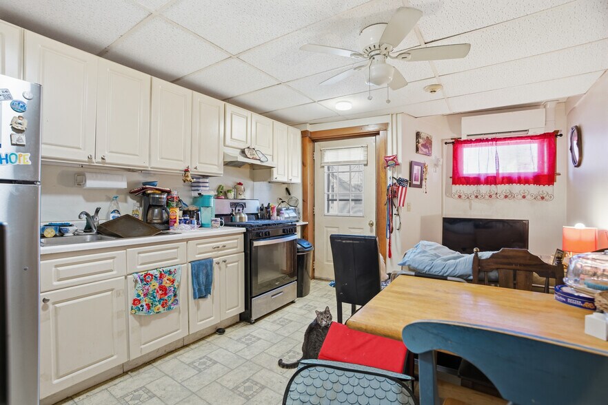 More Photos Of 130 Water St, Warren Apartments For Sale