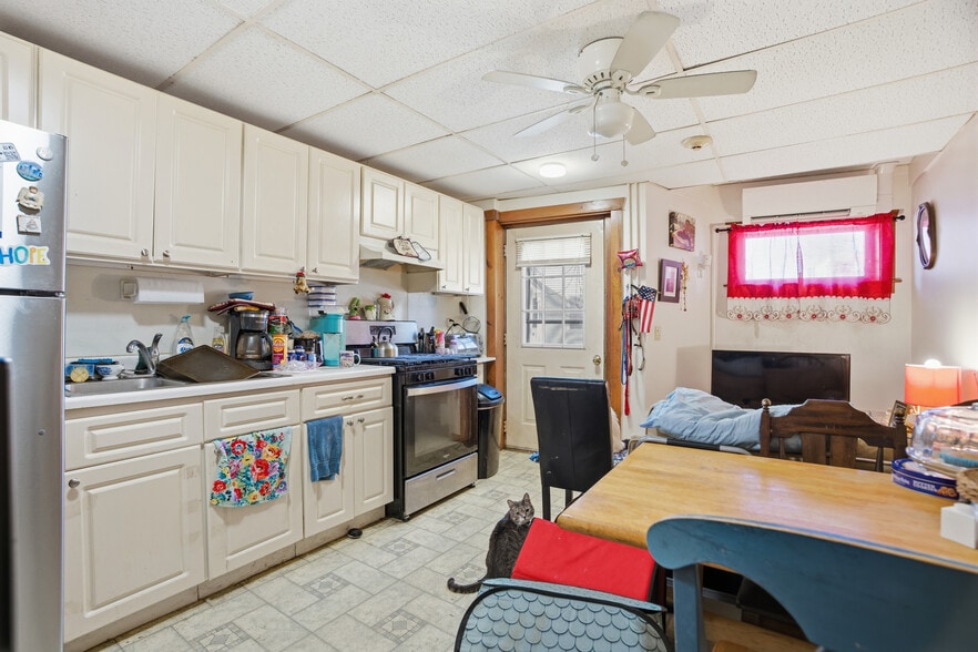 More Photos Of 130 Water St, Warren Apartments For Sale