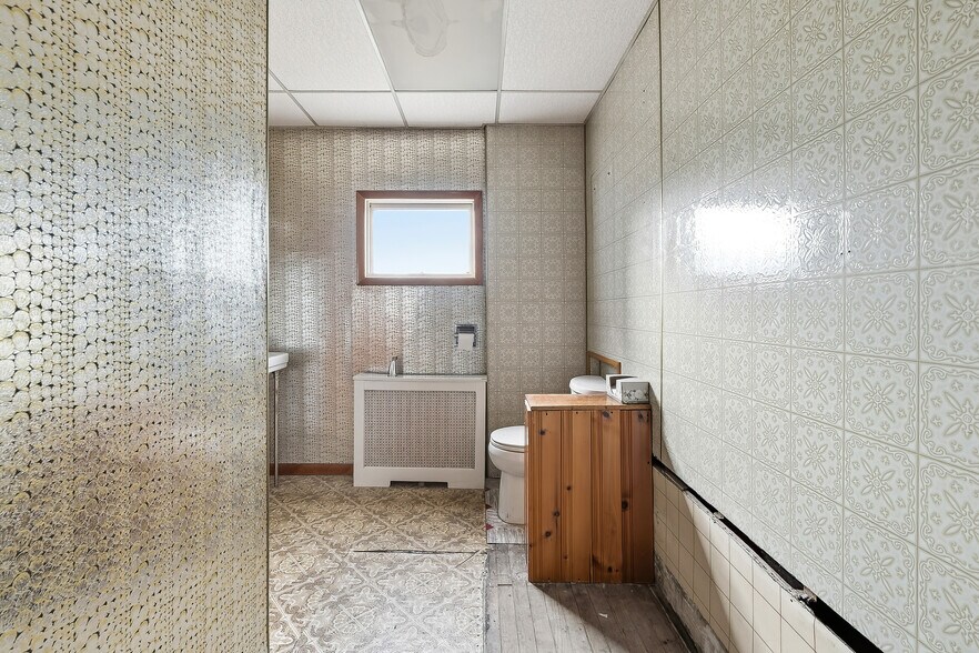 More Photos Of 8 W Olive St, Scranton Office For Sale