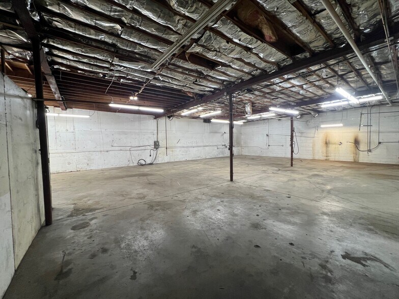 More Photos Of 1601-1635 Hoover Ave, National City Warehouse For Lease