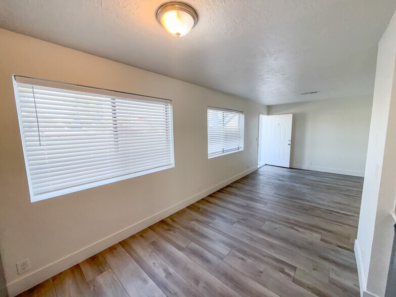 More Photos Of 126 E 1st North St, Mesquite Multifamily For Sale