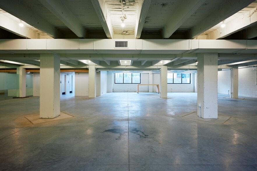 More Photos Of 14 W 3rd St, Kansas City Office For Lease