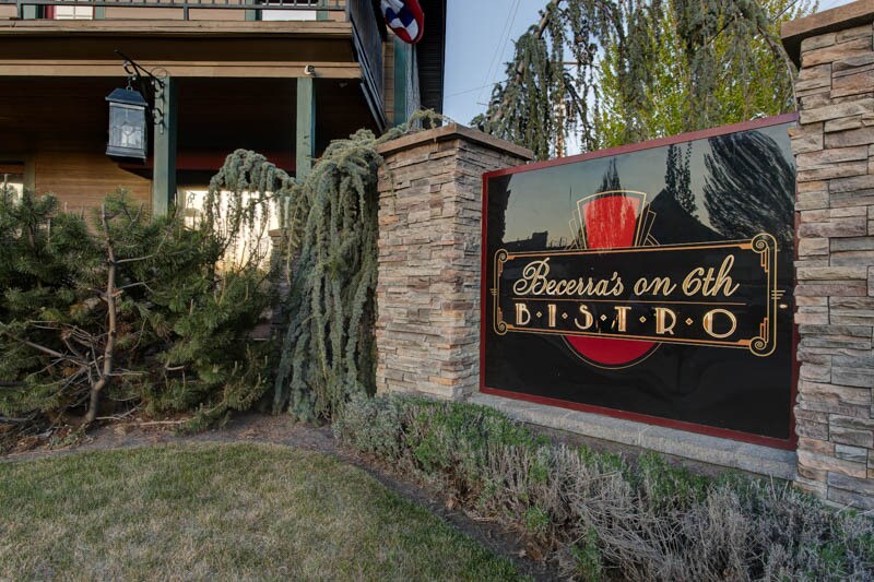 More Photos Of 638 SW 6th St, Redmond Restaurant For Sale