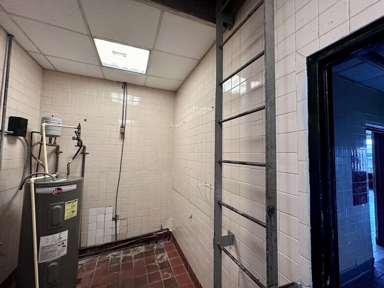 More Photos Of 3507 Pace Blvd, Pensacola Restaurant For Sale