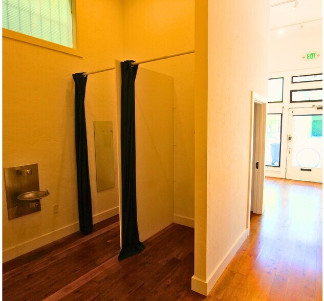 More Photos Of 3232 Mission St, San Francisco Storefront Retail Residential For Lease