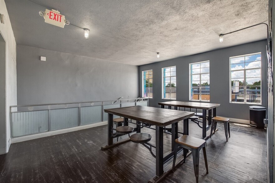 More Photos Of 4104-4118 Fannin St, Houston Storefront Retail Office For Lease