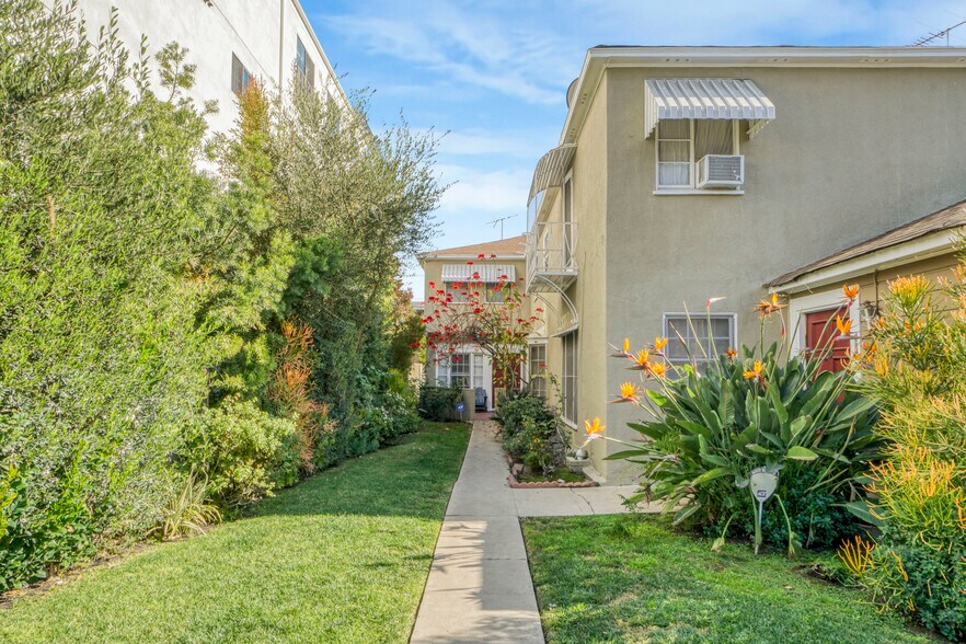 More Photos Of 110-116 S Kings Rd, Los Angeles Apartments For Sale