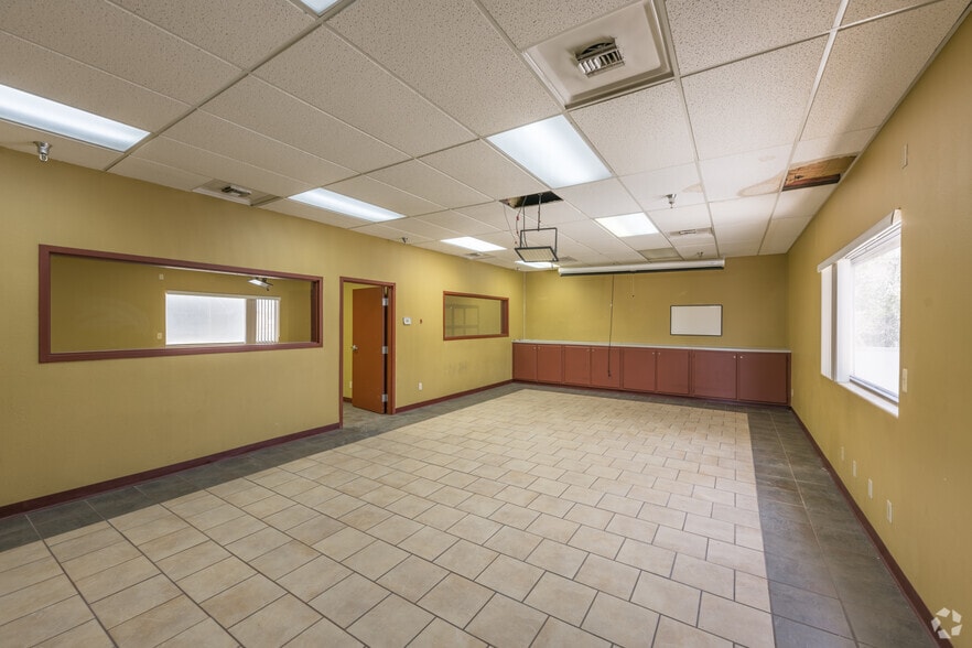 More Photos Of 1212 N Boulder Hwy, Henderson General Retail For Sale
