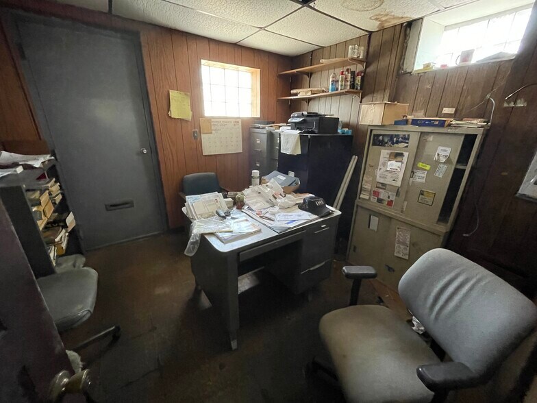 More Photos Of 1744 Indianapolis Blvd, Whiting Manufacturing For Lease