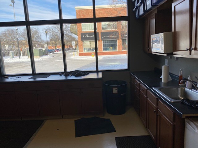 More Photos Of 163 N Broadway, Green Bay Storefront Retail Office For Lease