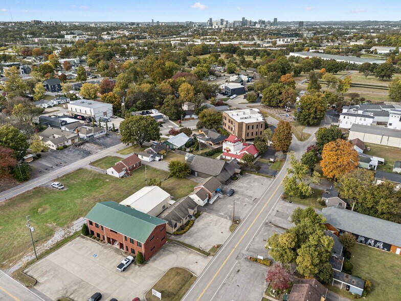 More Photos Of 413 E Iris Dr, Nashville Loft Creative Space For Sale