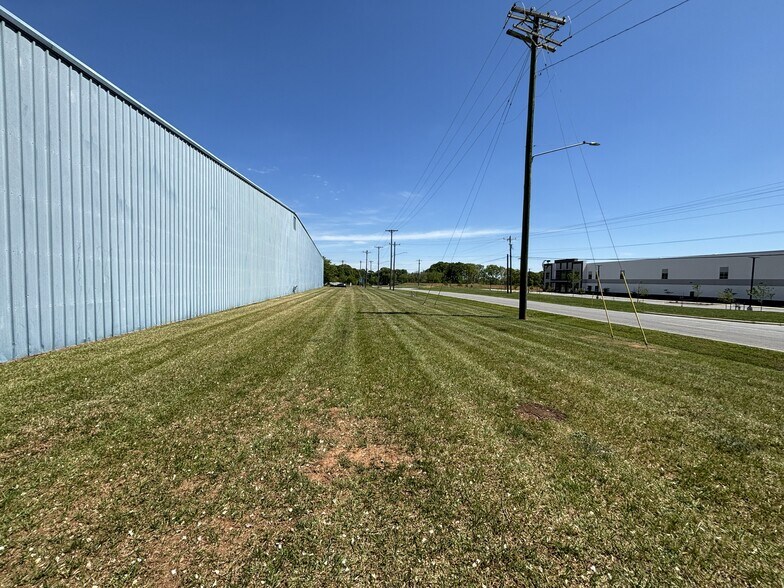 More Photos Of 2212 Randolph Rd, Shelby Industrial For Lease