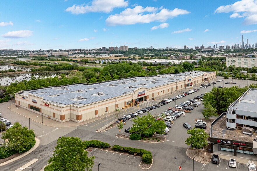 More Photos Of 400 Mill Creek Dr, Secaucus General Retail For Lease