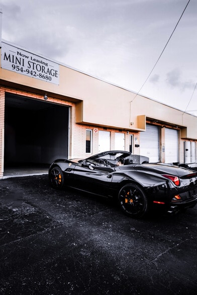 More Photos Of 5042-5054 NE 12th Ave, Fort Lauderdale Warehouse For Lease