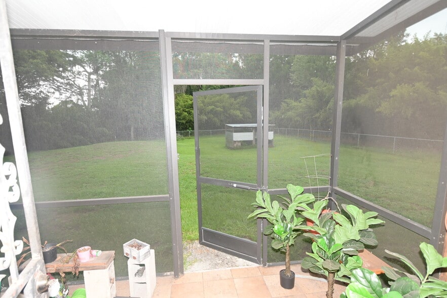 More Photos Of 2101 S Goldenrod Rd, Orlando Storefront For Sale