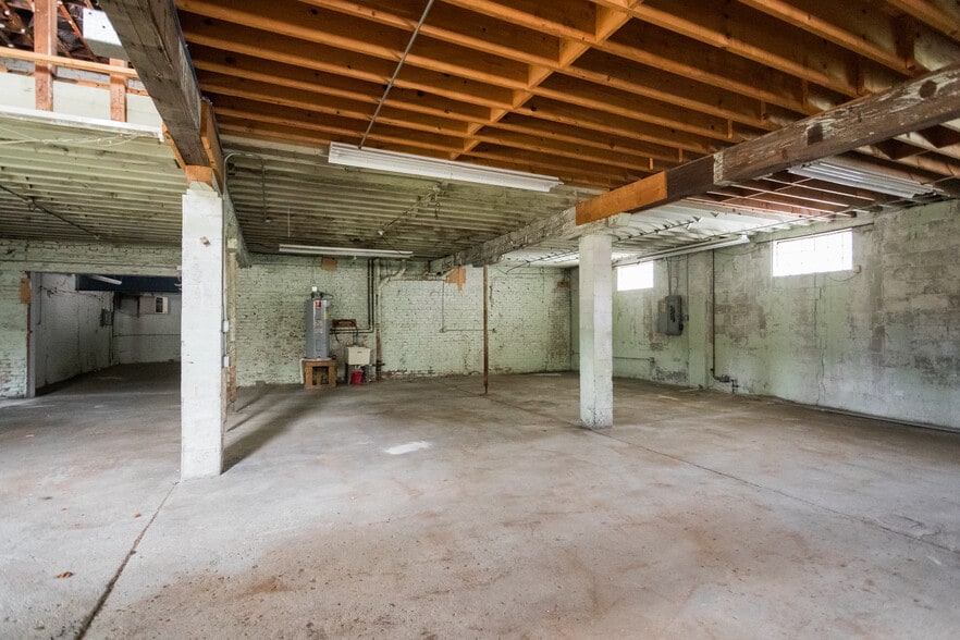 More Photos Of 3143 Bellevue St, Detroit Warehouse For Sale