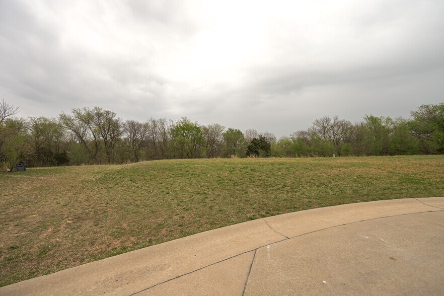 More Photos Of 205 E John, Coffeyville Land For Sale