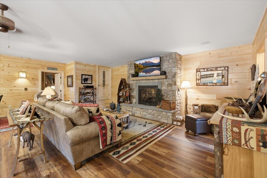 More Photos Of 6275 State Highway 30, Indian Lake Flex For Sale