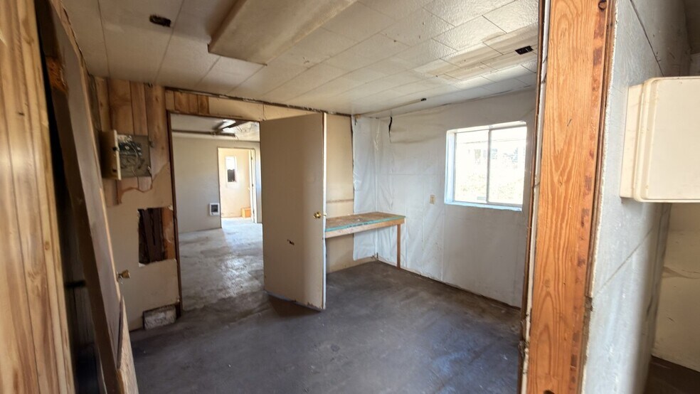 More Photos Of 2144 Pacific Ave S, Kelso Warehouse For Lease